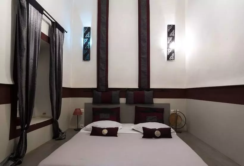 Riad 5 Sens