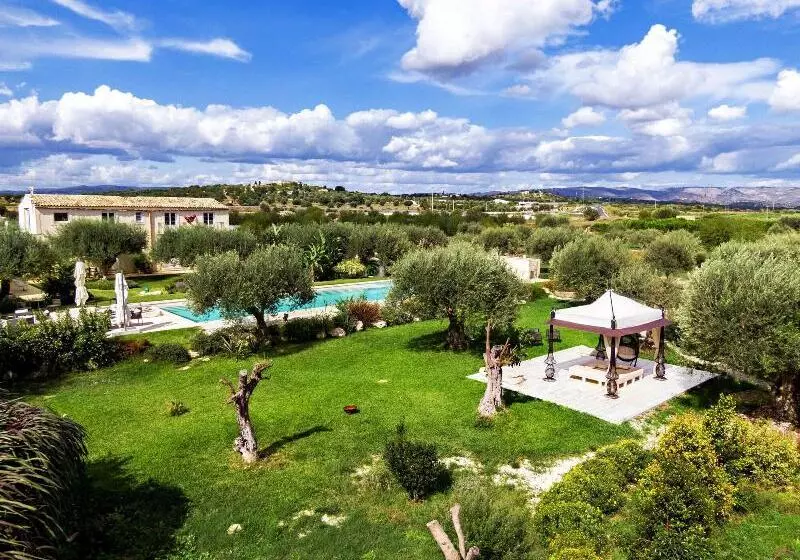 Zahir Country House
