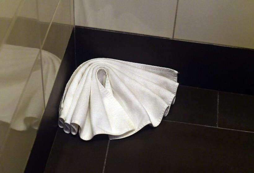 هتل Hostal Marina Samana