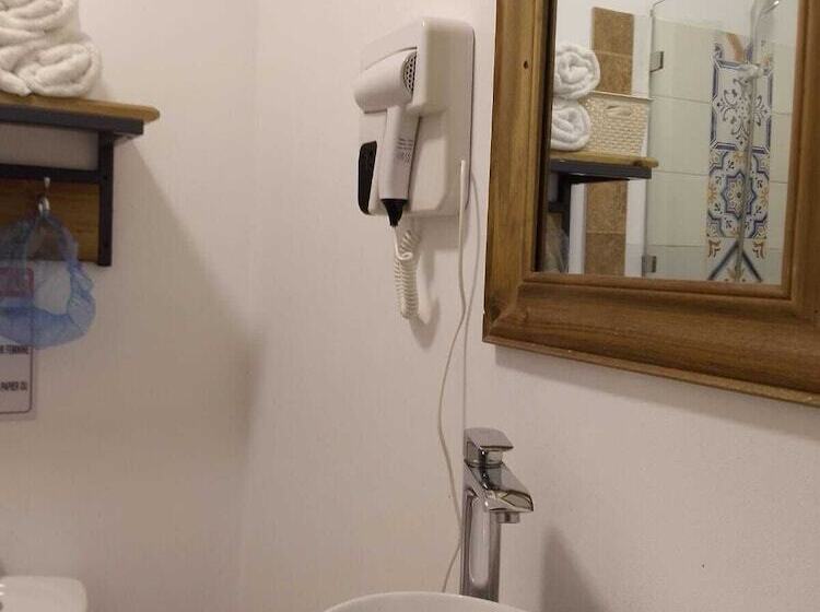 هتل Hostal Marina Samana