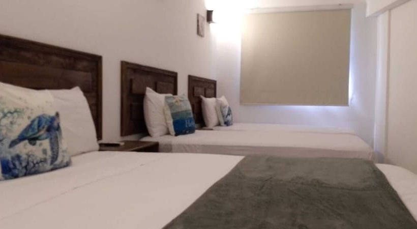 هتل Hostal Marina Samana