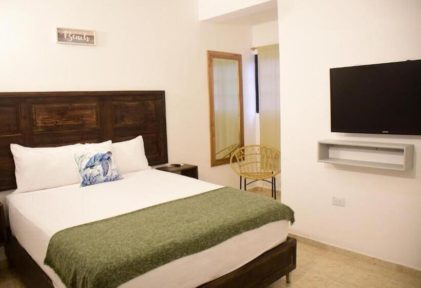 هتل Hostal Marina Samana