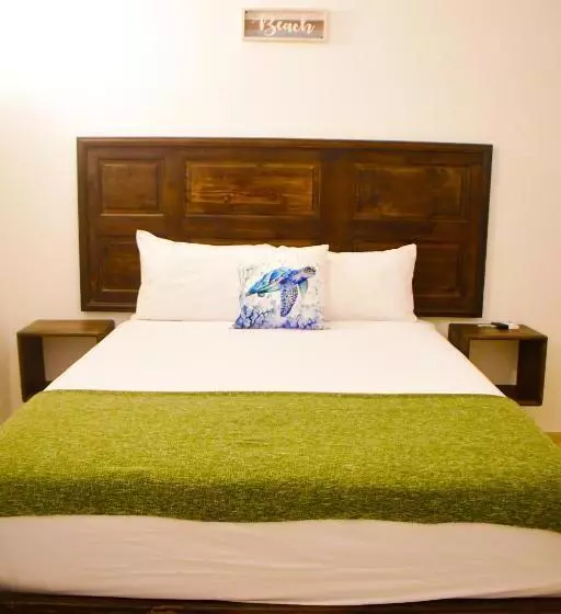 هتل Hostal Marina Samana