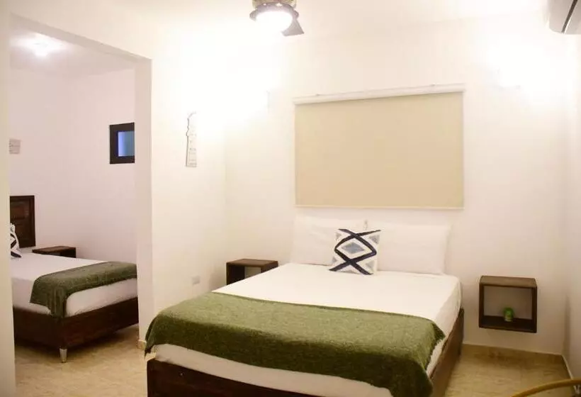 هتل Hostal Marina Samana