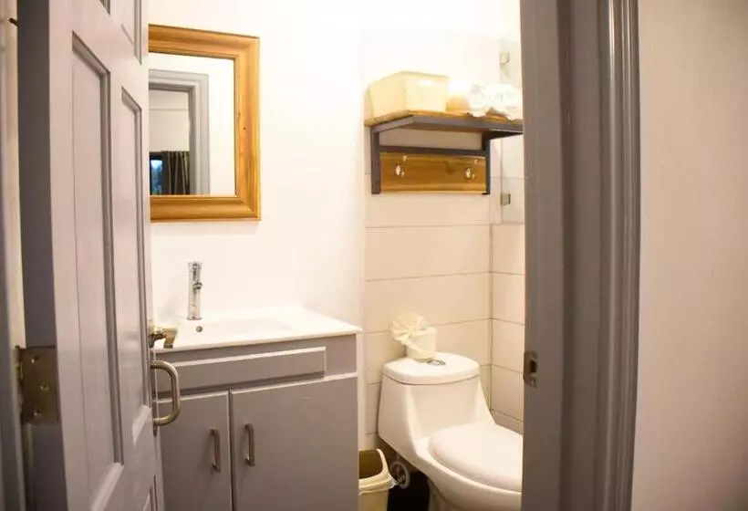 هتل Hostal Marina Samana