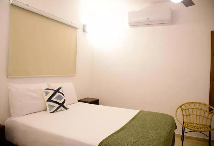 هتل Hostal Marina Samana