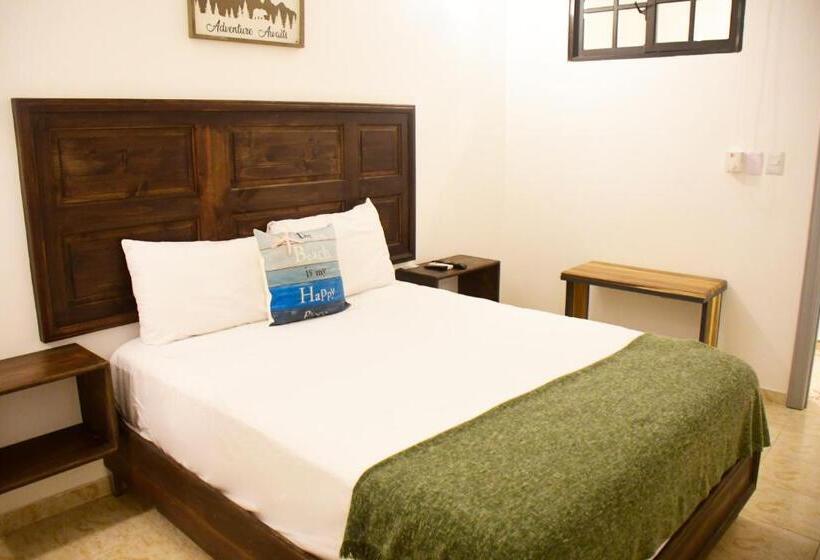 هتل Hostal Marina Samana