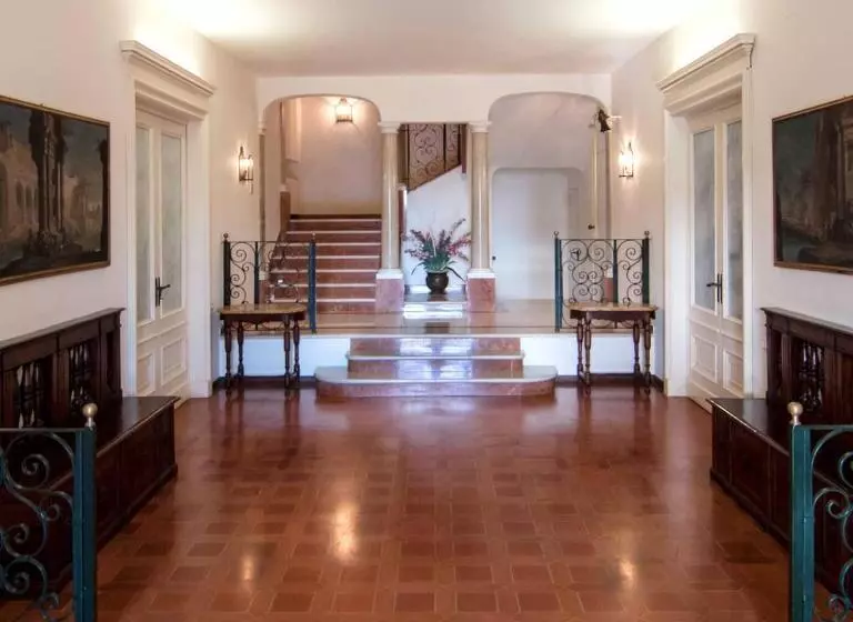 ホテル Villa Garulli