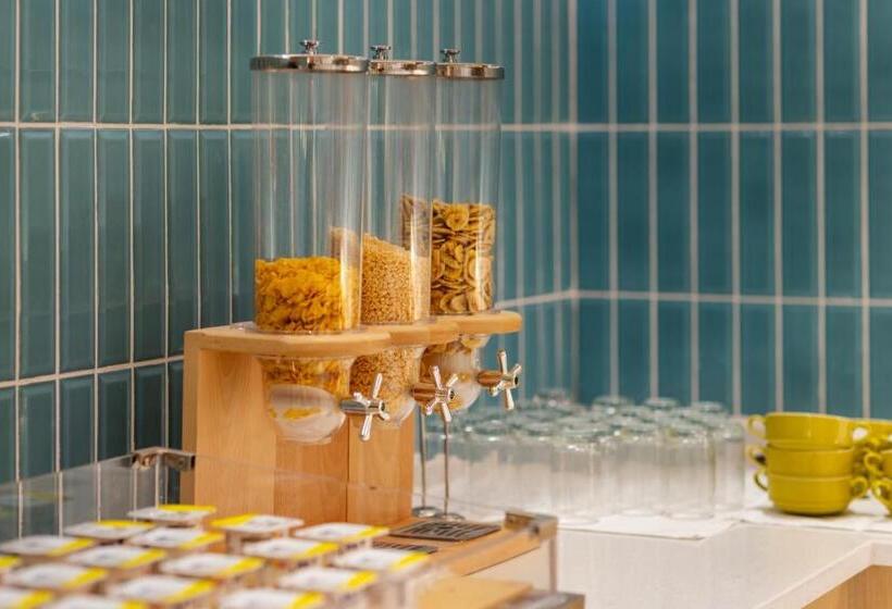 Hotell Home2 Suites By Hilton Wuhan Hankou Railway Station