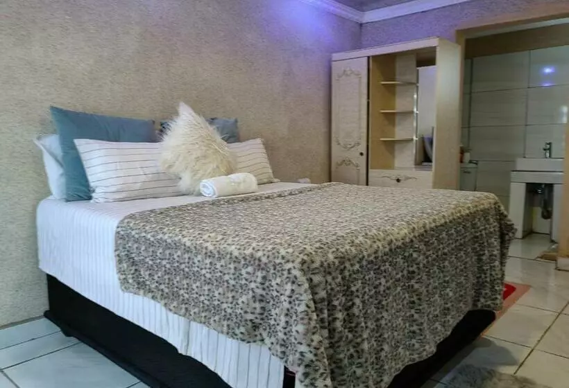 Regyana Bed And Breakfast