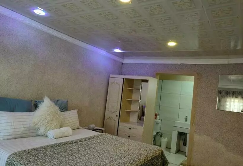 Regyana Bed And Breakfast