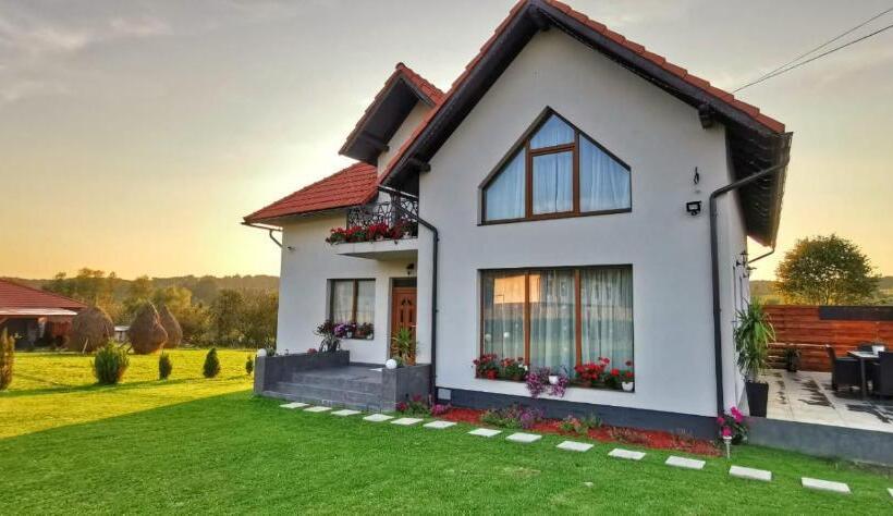 호텔 Agropensiunea La Bunici