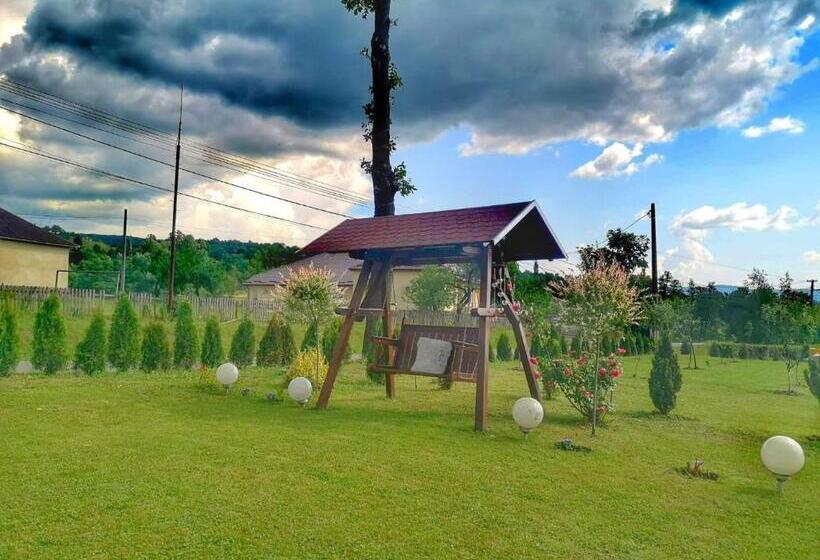 호텔 Agropensiunea La Bunici