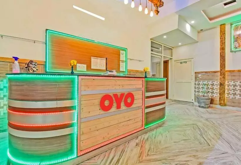 ホテル Oyo Flagship 87606 Divine