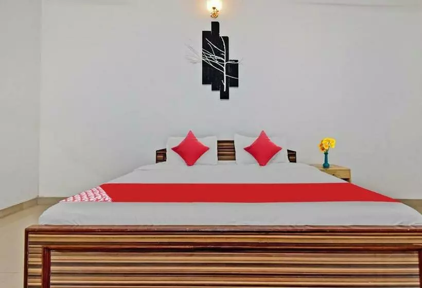 ホテル Oyo Flagship 87606 Divine