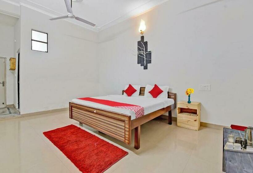 فندق Oyo Flagship 87606 Divine