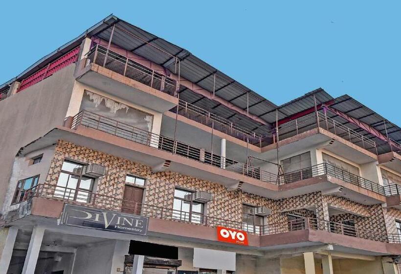 فندق Oyo Flagship 87606 Divine