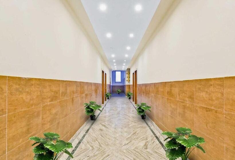 فندق Oyo Flagship 87606 Divine