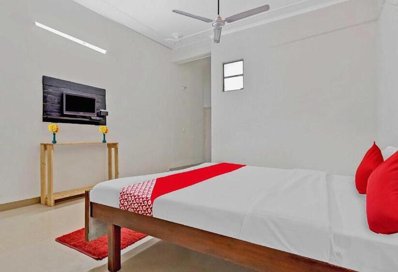 فندق Oyo Flagship 87606 Divine