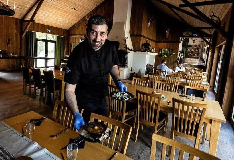 ペンション Stuga   Ulvereds Hjorthägn