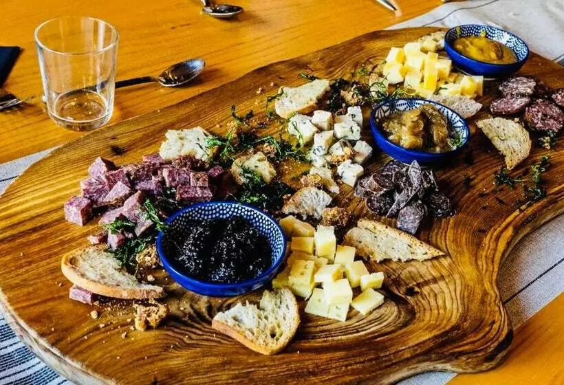 ペンション Stuga   Ulvereds Hjorthägn