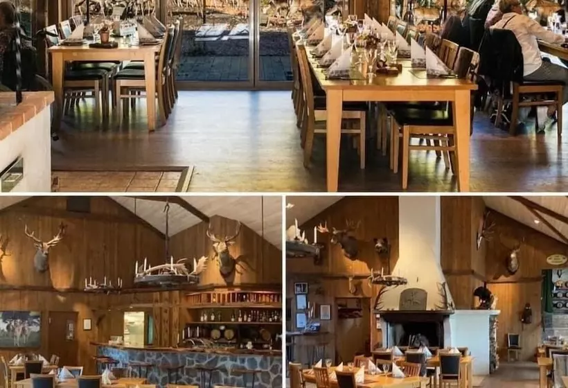 ペンション Stuga   Ulvereds Hjorthägn