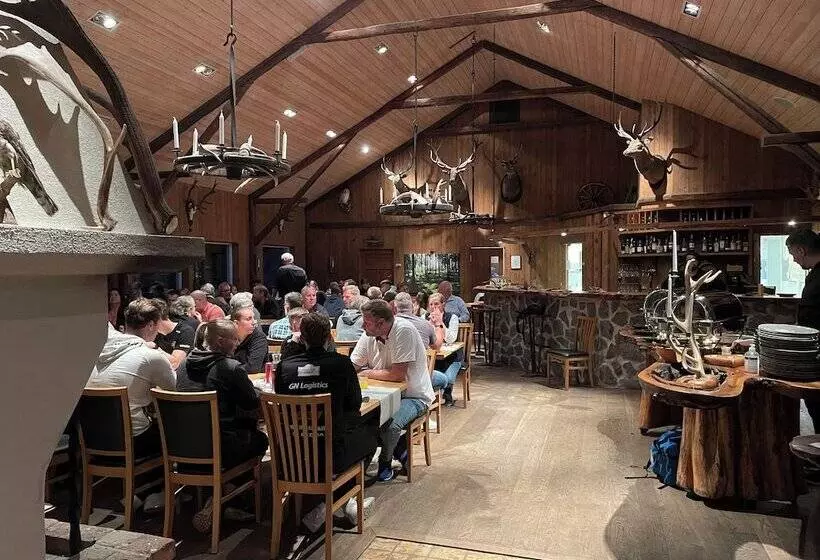 ペンション Stuga   Ulvereds Hjorthägn