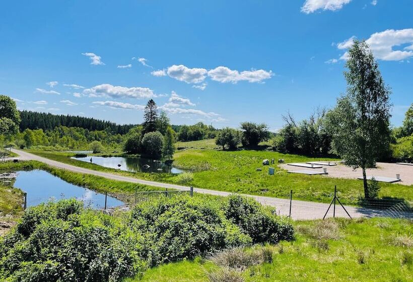 بنسيون Stuga   Ulvereds Hjorthägn