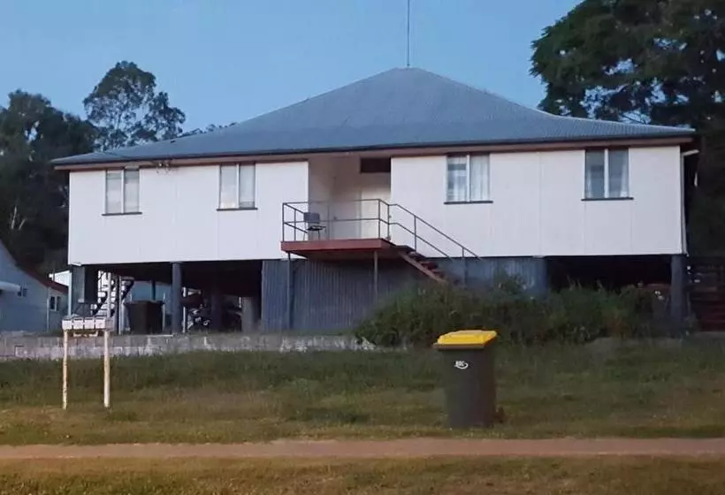 Retkeilymaja Golden Mt Rest Off Pepperina Lane