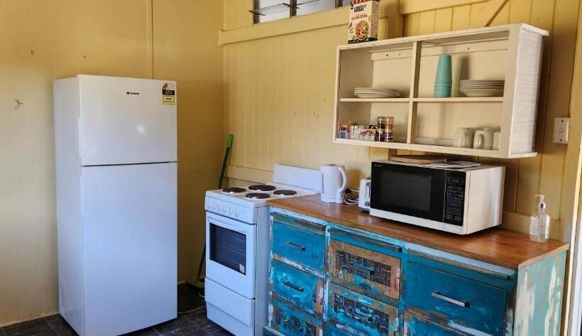 Общежитие Golden Mt Rest Off Pepperina Lane