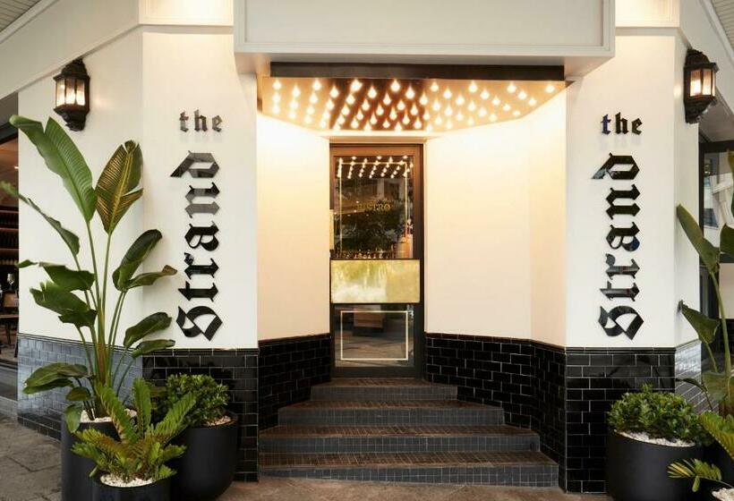 Отель The Strand