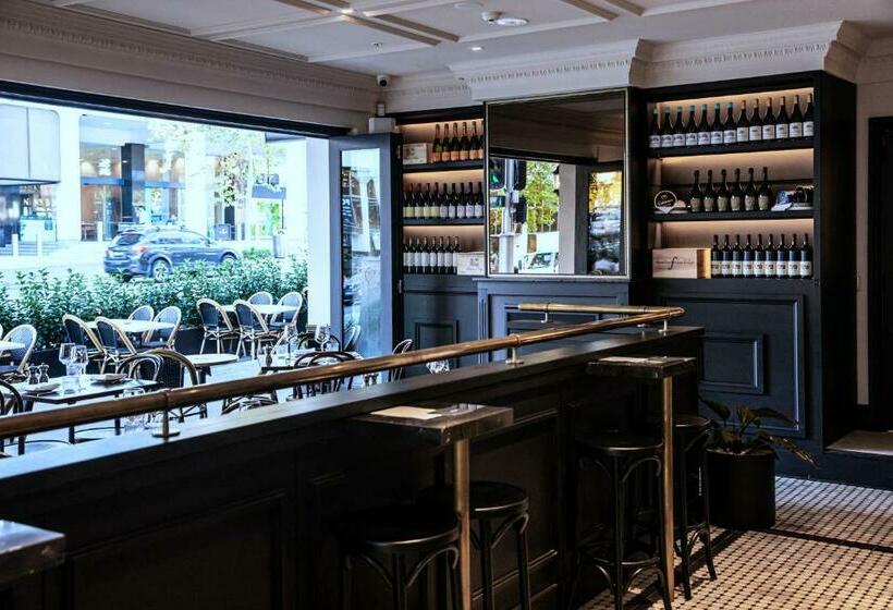 Отель The Strand