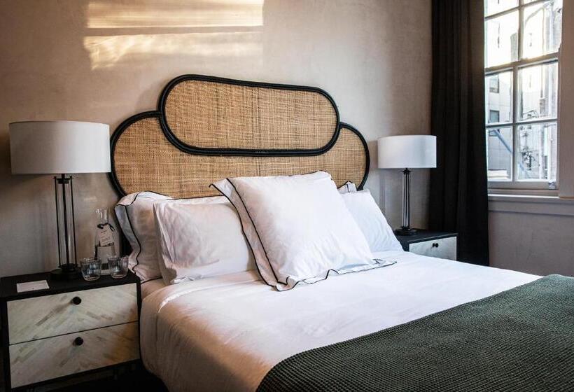 Отель The Strand