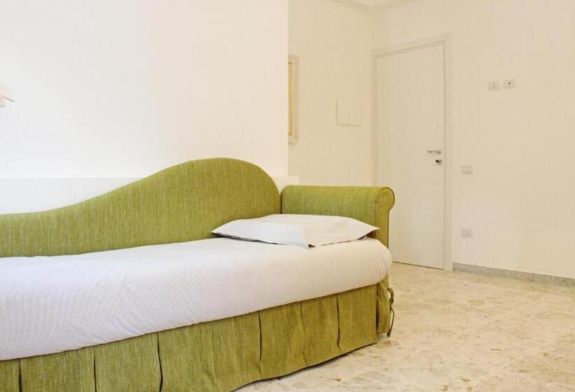 פנסיון I Tre Cardilli