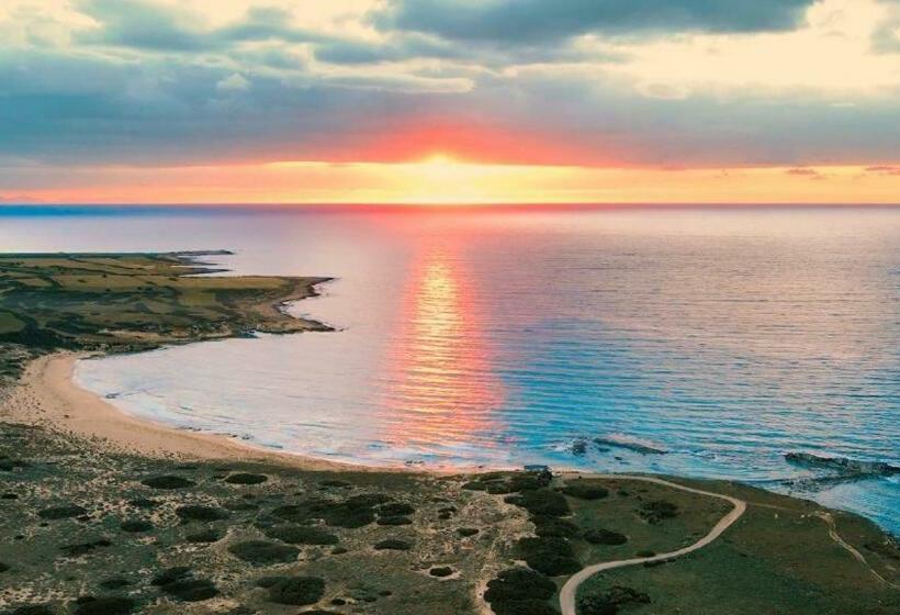 Tekos Golden Hill Hotel & Restaurant At Karpaz