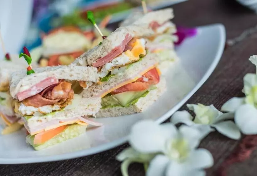 Gassan Khuntan Golf & Resort