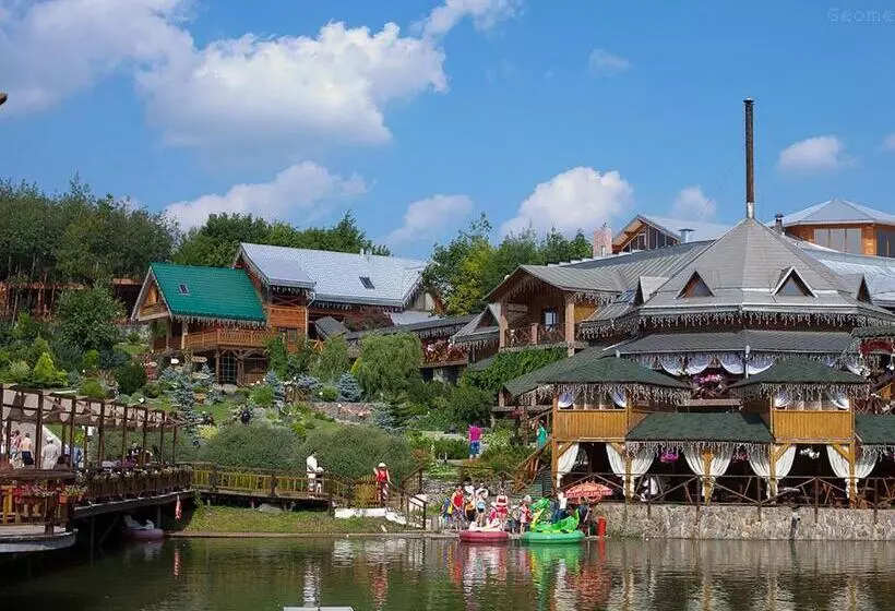 هتل сонячна долина готель фортеця