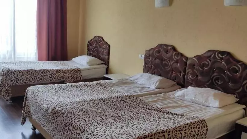 هتل сонячна долина готель фортеця