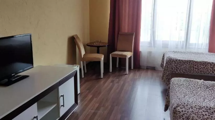 هتل сонячна долина готель фортеця