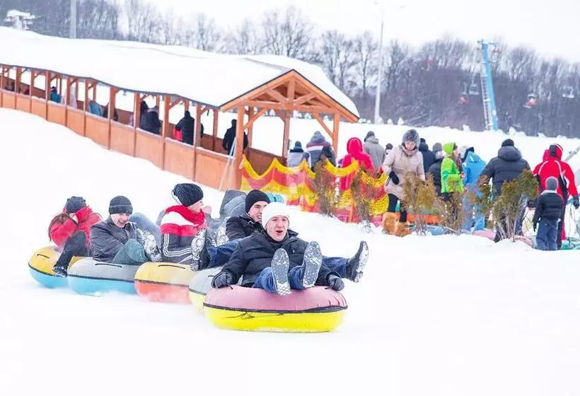 هتل сонячна долина готель фортеця