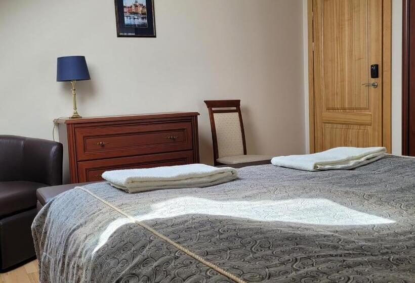 پانسیون Chalet Villa Rex