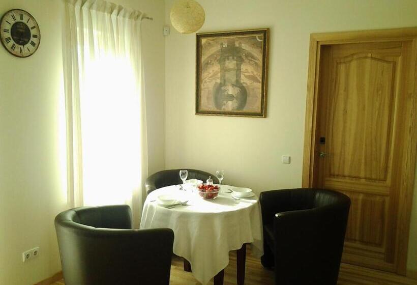 پانسیون Chalet Villa Rex