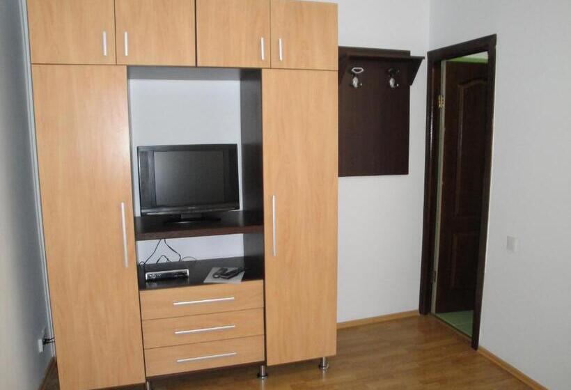 Bed and Breakfast Pensiunea Roua