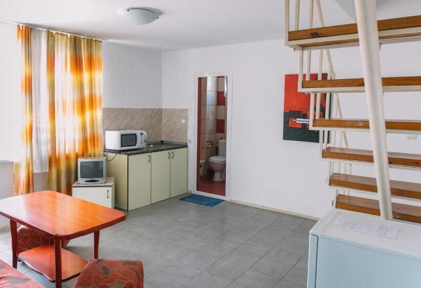 ペンション Hronos