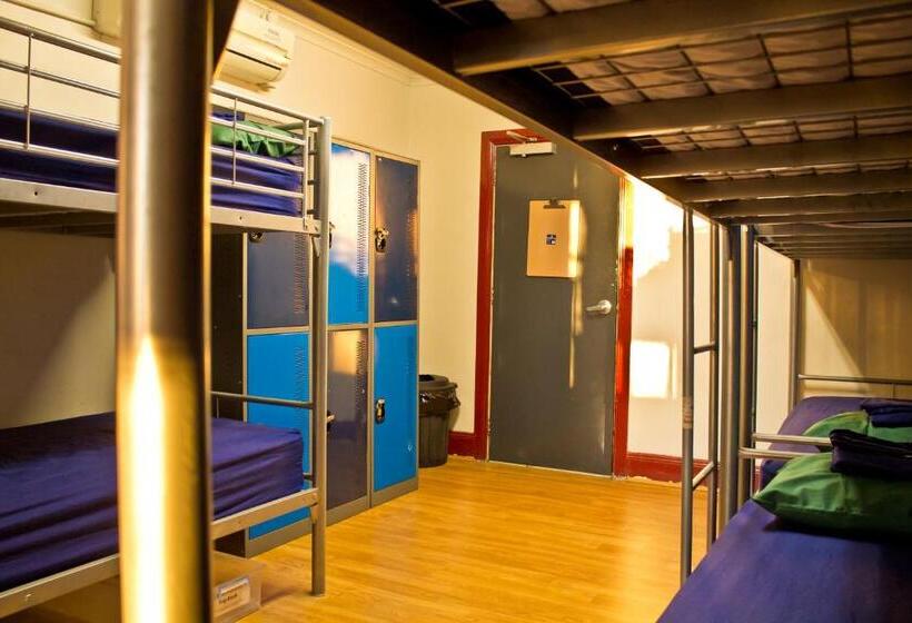 Общежитие Mad Monkey Kings Cross