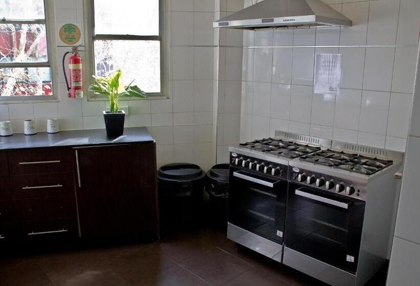 Общежитие Mad Monkey Kings Cross