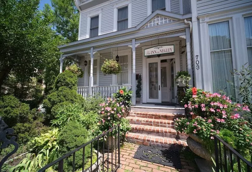 Aamiaismajoitus (B&B) The Inn On Negley