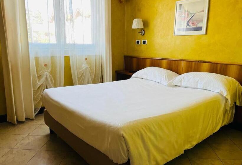 Хостел Malpensafiera