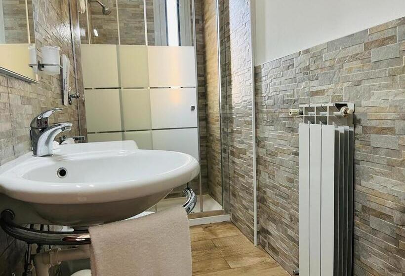 Хостел Malpensafiera