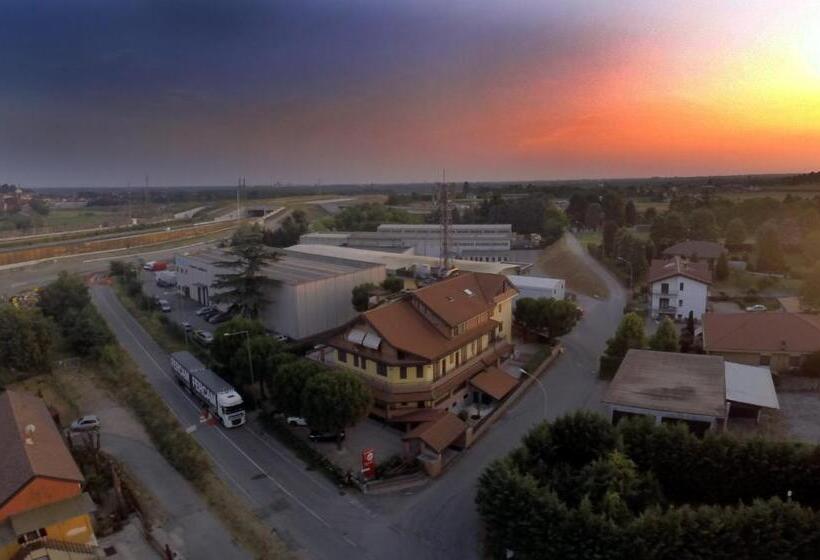 Хостел Malpensafiera